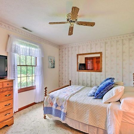Charming Williamstown Retreat With Private Yardヴィラ エクステリア 写真