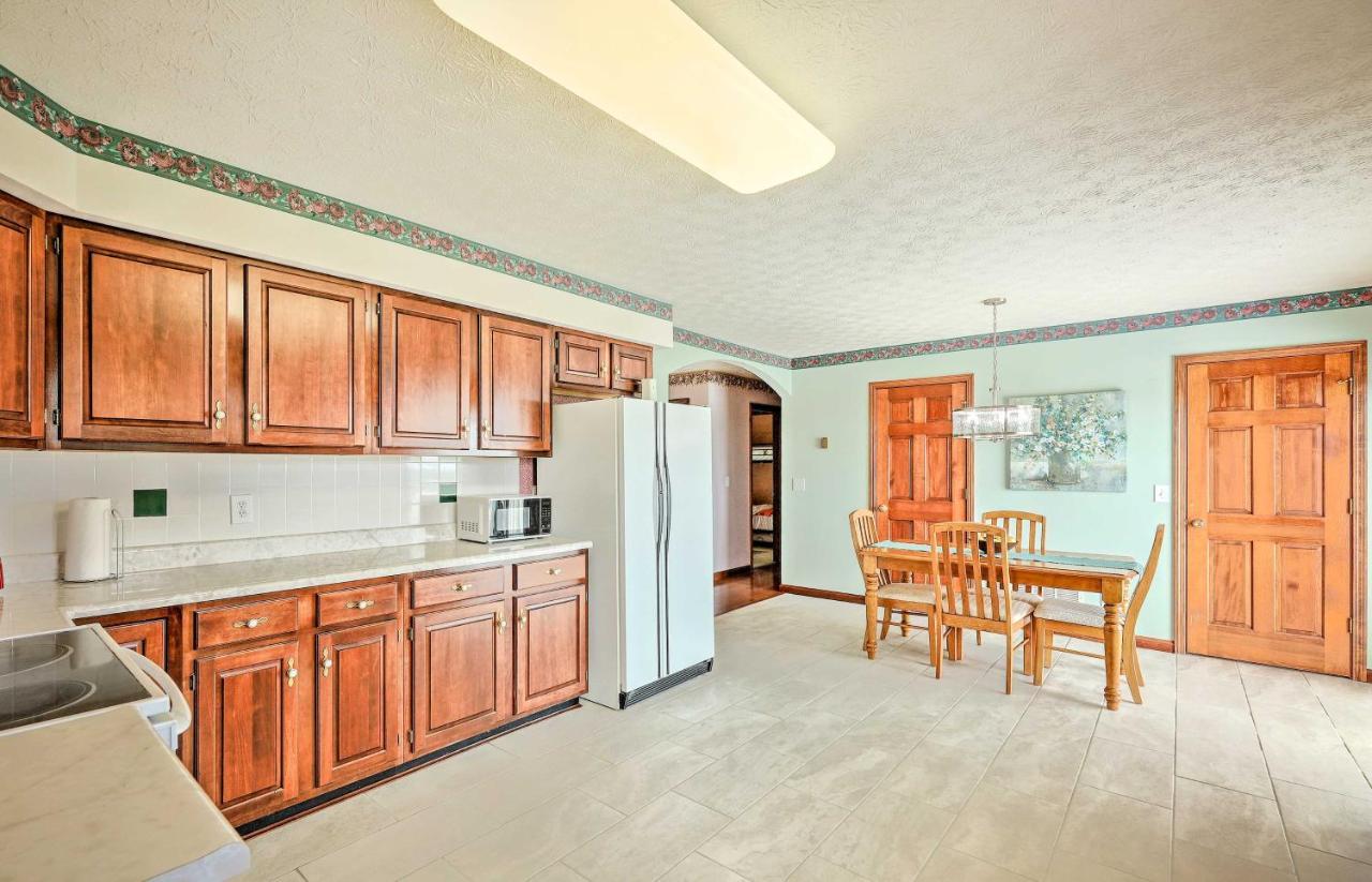 Charming Williamstown Retreat With Private Yardヴィラ エクステリア 写真