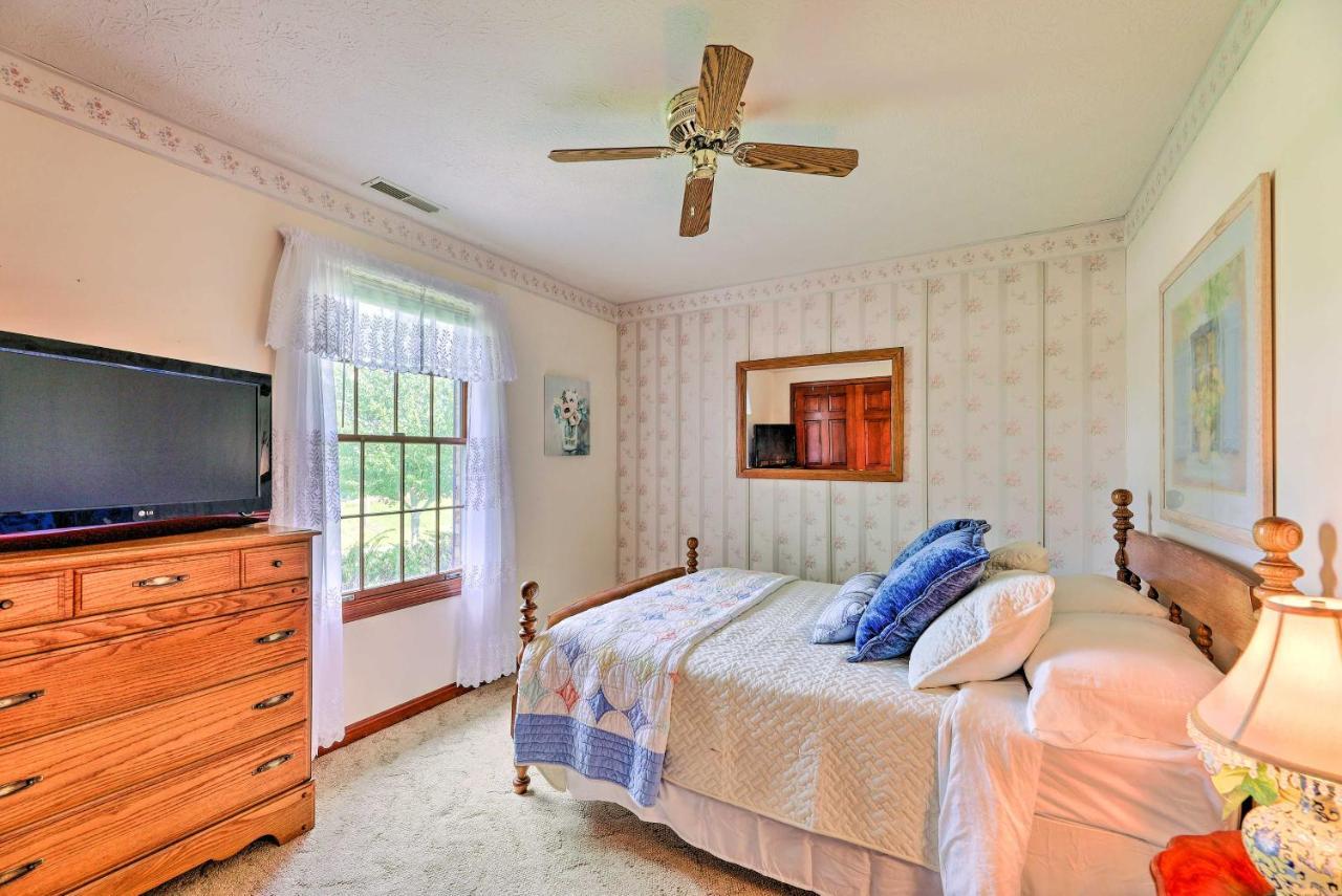 Charming Williamstown Retreat With Private Yardヴィラ エクステリア 写真